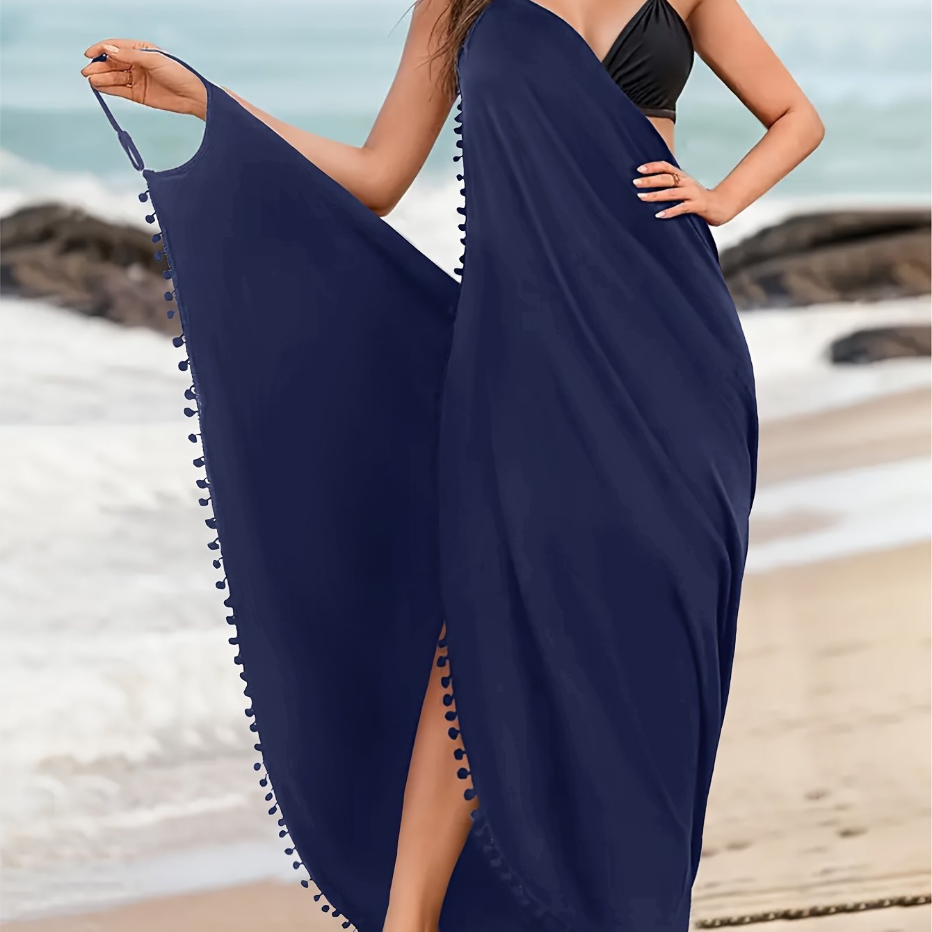 Emma | Einfarbiges Maxi-Strandkleid mit Pom-Pom-Dekor und V-Ausschnitt