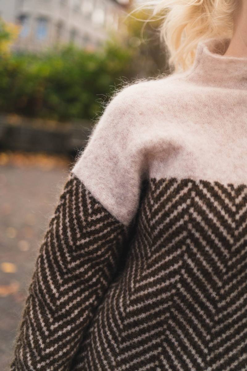 Sophie | Rollkragenpullover mit Fischgrät-Details